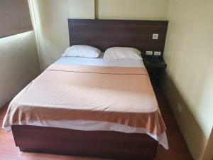 OYO 1011 First Hotel