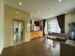 Capital O 1208 Phong Van Villa