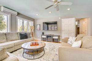 1 Mi to Okemo Mtn Resort: Ludlow Home w Hot Tub