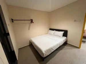 Tampoi Sojourn - Kempas