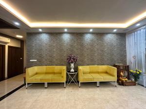 Capital O 1194 Bee Hotel