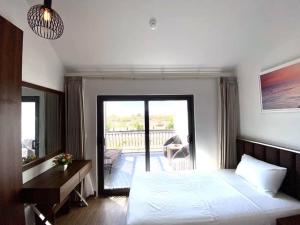 Capital O 1194 Bee Hotel