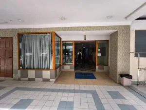 OYO 90895 Hotel Ikia - Kampong Bagan Dalam