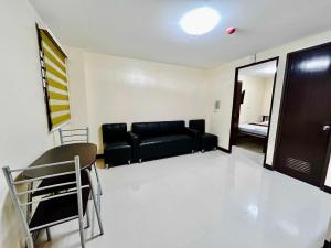 OYO 1045 Rayjan Apartelle