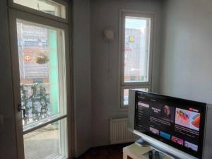 Own Sauna, across Shopping mall, 15min to Center