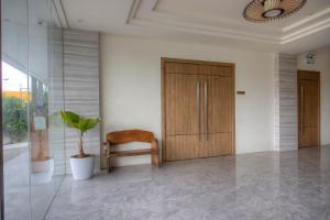 Capital O 827 Speciale Hotel