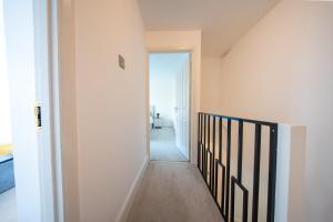 Cosy 2 Bed Chigwell Flat with Free Parking