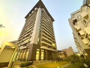 Penta Square Family Friendly Apartment DHA - Lahore - Chung Khurd