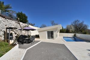 Apartments Lux with pool