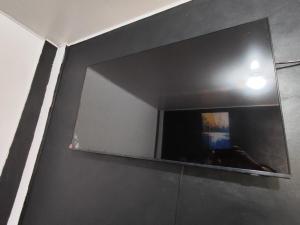 muy centrico, cerca de las embajadas de usa