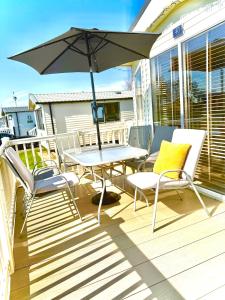 Cosy Shearwater Escape