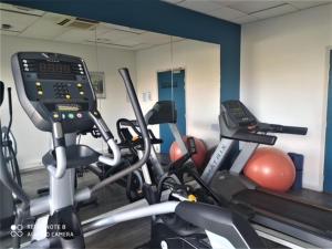 Appartements Le Fitness & Business Studio - Airbus -Piscine Spa : photos des chambres
