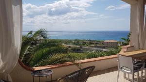 Villa Anna - Ampio appartamento con terrazza panoramica sul mare