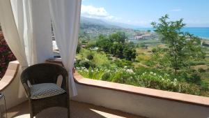 Villa Anna - Ampio appartamento con terrazza panoramica sul mare