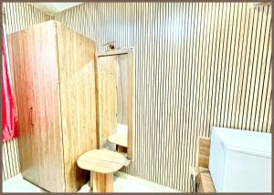 VNS - HOTEL LUXURY NEW SIDDHANT PALACE VARANASI - Warm Hospitality & Comfortable Room In Varanasi - Near Kashi Vishwanath Temple - BEST HOTEL IN VARANASI