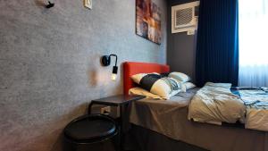 Studio near SM Megamall 400MBPS Netflix Disney HBO