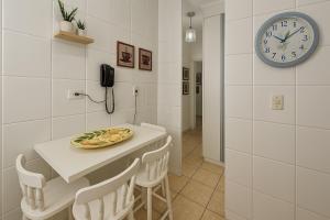 Aᴘᴀʀᴛᴀᴍᴇɴᴛᴏ ɴᴀ Pʀᴀɪᴀ Gʀᴀɴᴅᴇ - sᴜᴘᴇʀ ᴀᴄᴏɴᴄʜᴇɢᴀɴᴛᴇ ᴇ ғᴀᴍɪʟɪᴀʀ, ᴄᴏᴍ ɢᴀʀᴀɢᴇᴍ, Wɪ-Fɪ, TV , ʟɪᴠʀᴏs, ᴅᴠᴅs! Nᴀ ᴘʀᴀɪᴀ ᴍᴀɪs ʟɪᴍᴘᴀ 