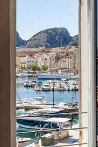 Captain Watch - vue sur le port & les bateaux - Parking souterrain offert