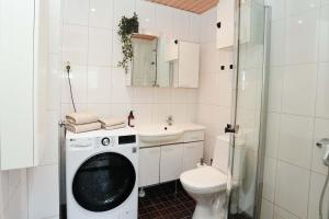 Bright & Modern Scandinavian Attic Suite in City Center