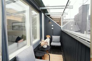 Bright & Modern Scandinavian Attic Suite in City Center