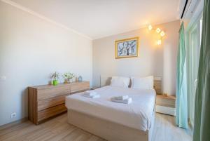 Azinhais Apartment - Heart of Oura