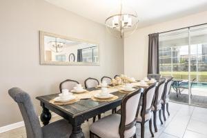 Dazzing 9BR Pool Spa Free Waterpark