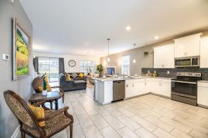 Dazzing 9BR Pool Spa Free Waterpark