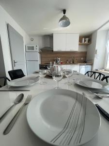 Appartements Escapade poitevine - Maison climatisee avec 3 Ch - 4 min Futuroscope et Aquascope : photos des chambres