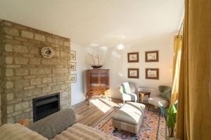 Bumble Bee Bungalow Serviced Accommodation