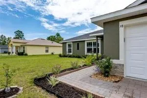 COZY home with fenced patio - Belleview