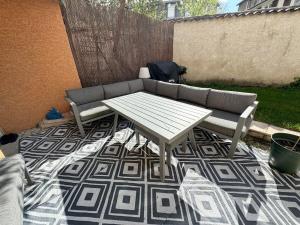 Appartements Oasis de confort aux portes de Lyon avec jardin prive : photos des chambres