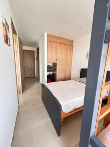 Apartamento con piscina, playa y cerca aeropuerto de Cartagena