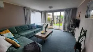 Hawk's Rest Cottage - Omokoroa Beach