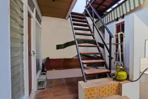 OYO Life 92651 Meir E-homestay Syariah