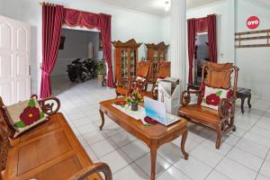 OYO Life 92803 Penginapan Purnama