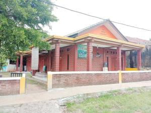 Hotel O Penginapan Putri Asih Sawarna