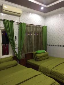 OYO Life 93055 Fathin Hotel