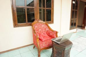 OYO Life 93055 Fathin Hotel