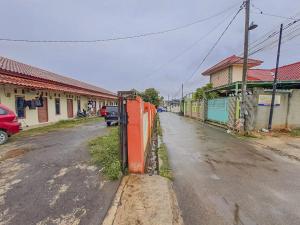 OYO Life 93590 Penginapan Palapa 10 Syariah