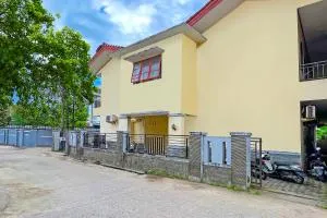 SPOT ON 92654 Oma Homestay - Gusung