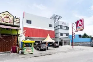 Super OYO 360 Mangaan Residence - 棉兰