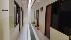 Hotel O C16 Siwalankerto Syariah