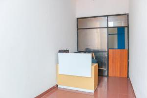 OYO Life 2590 Kost Assirot