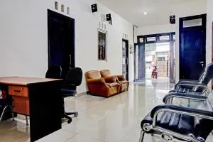 OYO 90689 Lily House - Samporo