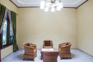 OYO 92075 Sky Residence Mawar - Sunggal