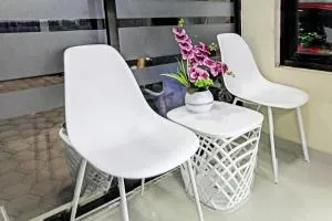 Super OYO 91202 Family Guest House Syariah - 图隆阿贡