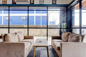 Collection O 91499 John Lebron House - Sagulung