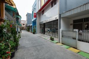 OYO Life 3284 Pademangan 3 Residence