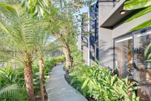 The Bungalows #8 - Boutique Hotel in Flamingo Beach - Top Level Studio