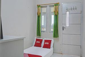 OYO Life 92684 Kost Mutiara Nirwana